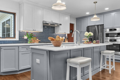 Kitchen photo in Chicago