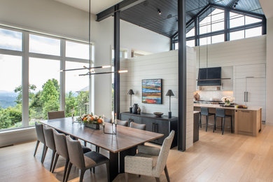 Dining room photo in Other