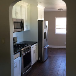 Project Complete Kitchencrate Magnolia Avenue Modesto Ca Quartz Kitchen Countertops Kitchen Remodel Travertine Backsplash