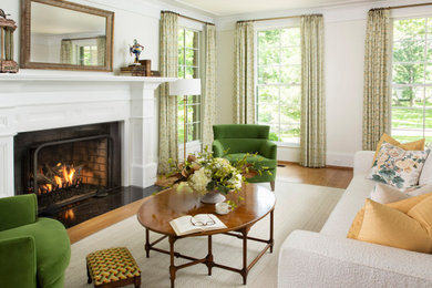 Living room - traditional formal living room idea in Nashville