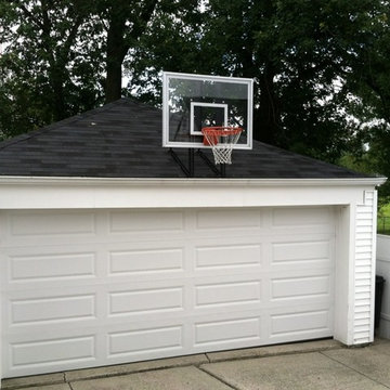 Warren Y's Roof King Gold Basketball System on a 22x25 in Cheektowaga, NY