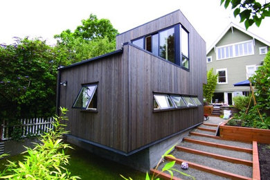 Home office - contemporary home office idea in Seattle
