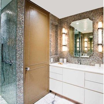 Swanky Penthouse Petit Bathroom