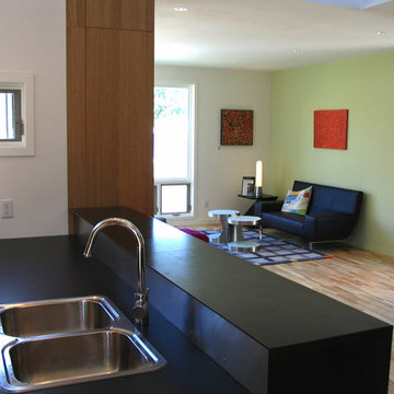 B- Line Medium 001 | kitchen