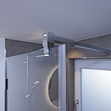 Aus einem Badezimmer wird ein Duschbad im Münchner Osten