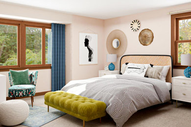 Foto de dormitorio bohemio de tamaño medio con paredes rosas y moqueta