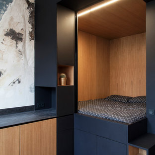 chambre contemporaine avec un mur marron  photos et idées