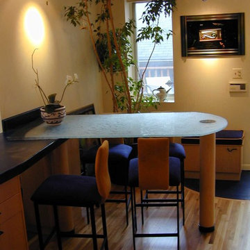 Contemporary Glass Breakfast Bar