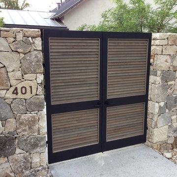 Louver Courtyard Gate