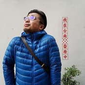 Ethan Han's photo