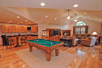 Inspiration for a timeless family room remodel in Columbus