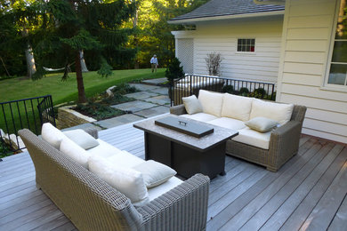 Inspiration for a traditional deck in Columbus.