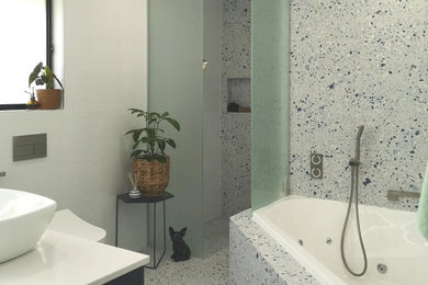 メルボルンにあるおしゃれな浴室の写真