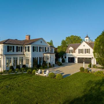 Carriage House With Apartment