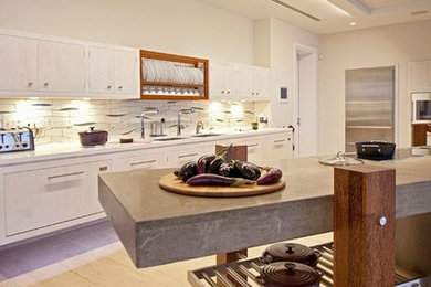 This is an example of a contemporary kitchen in London.