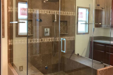 Inspiration for a transitional bathroom remodel in Los Angeles
