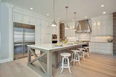 Kitchen - transitional kitchen idea in Calgary