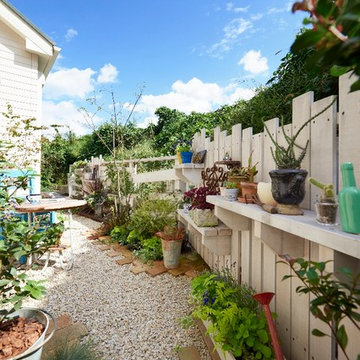 雑貨で飾る庭　デザイン