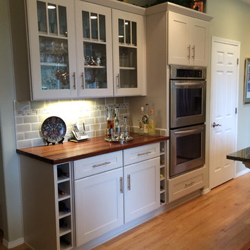 Bainbridge Island Battlepoint Kitchen- Showplace Cabinetry- RENEW (Refacing)