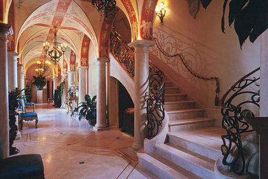 Elegant entryway photo in Los Angeles