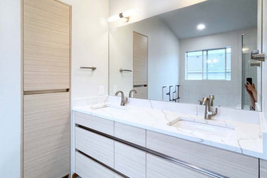 Example of a minimalist bathroom design in Seattle