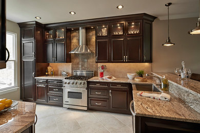 Inspiration for a medium sized classic kitchen in DC Metro.