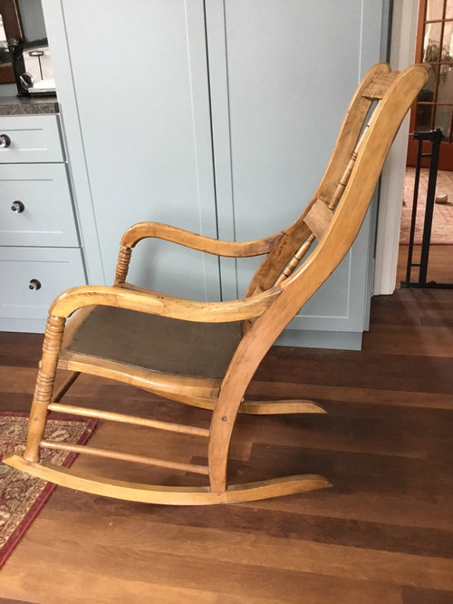 Please help to identify this old rocking chair...