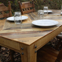 Pallet Table Chevron Style - Dining Tables