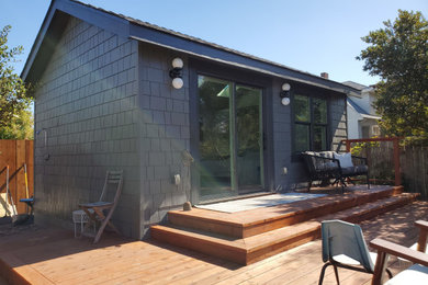 Example of a transitional exterior home design in San Francisco