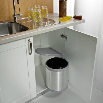 Automatic-Opening Trash Cans