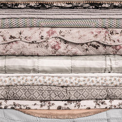 Her Royal Slumber, Vintage - Wallpaper