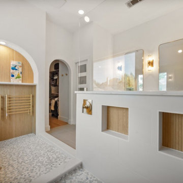 Functional Shower with Integrated Niches
