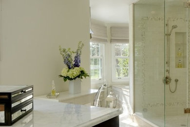 Inspiration for a farmhouse bathroom remodel in Chicago