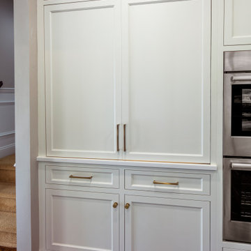 Functional Simplicity: A Modern Kitchen Space