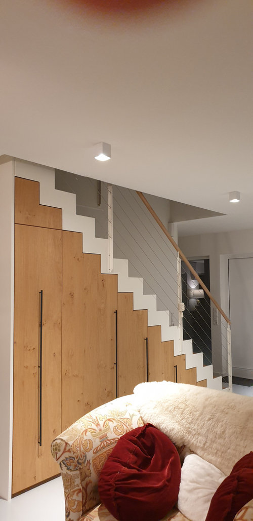 Einbauschrank unter der Treppe