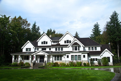 Elegant exterior home photo in Seattle