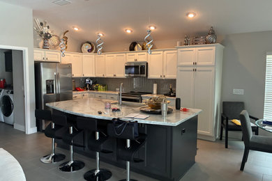 Kitchen photo in Orlando