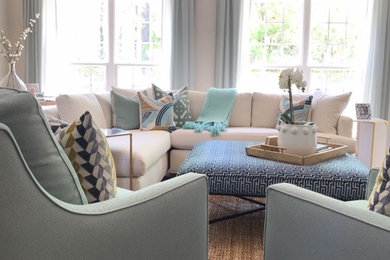 Example of a living room design in Other