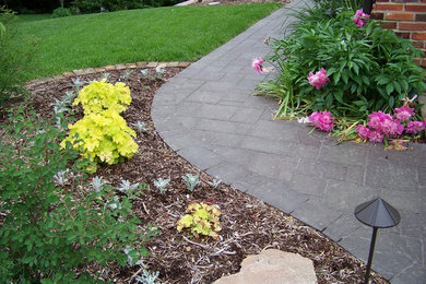 Photo of a traditional landscaping in St Louis.