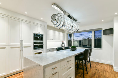 Trendy kitchen photo in San Diego