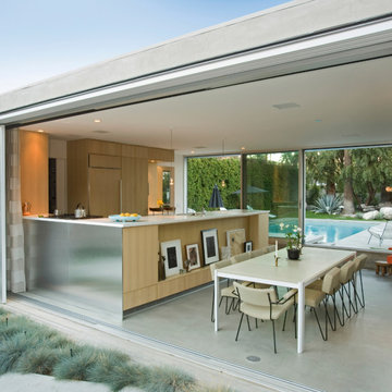 Embrace the Outdoors: The Beauty of an Outdoor Kitchen.