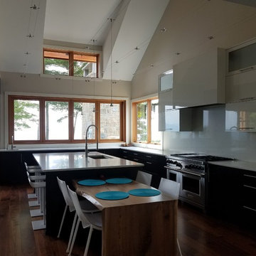 Modern Hi-Gloss Kitchen Diamond Point NYKitcehn