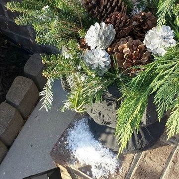 OUTDOOR HOLIDAY ENTRY - WINTER