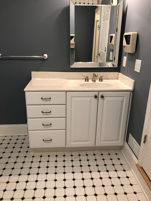 Black White Floor Tile But Gray Counter Wall Color - What Colours Go With A Black And White Bathroom Wall