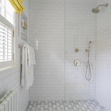 Amelia Guest Bath
