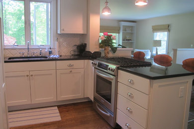 Kitchen - country kitchen idea in Boston