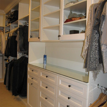 Master White Melamine Walk-In Closet