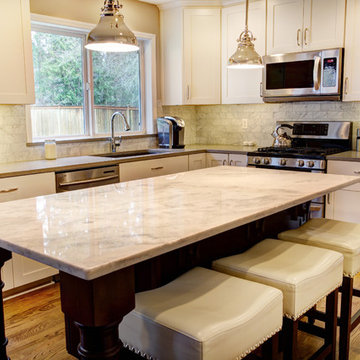 Transitional Kitchen in Puyallup
