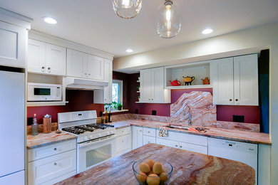 Example of a kitchen design in Burlington