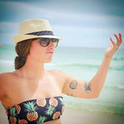 Amanda Hurley's photo